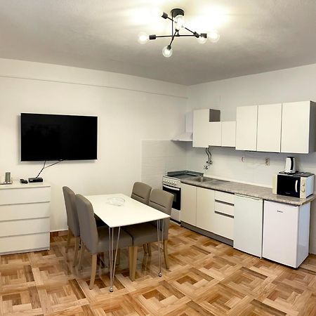 סופטאר Apartments Derado מראה חיצוני תמונה