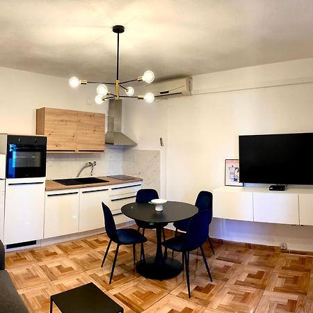סופטאר Apartments Derado מראה חיצוני תמונה