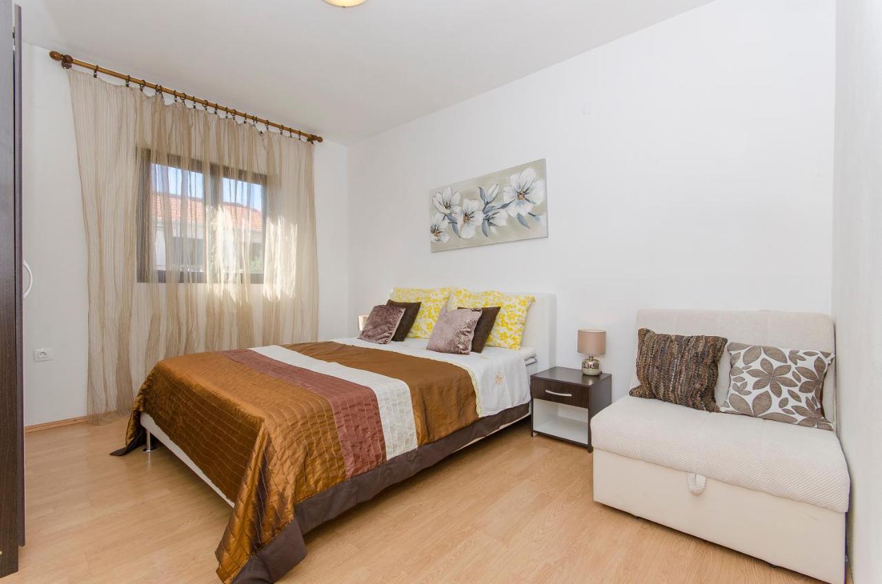 סופטאר Apartments Derado מראה חיצוני תמונה