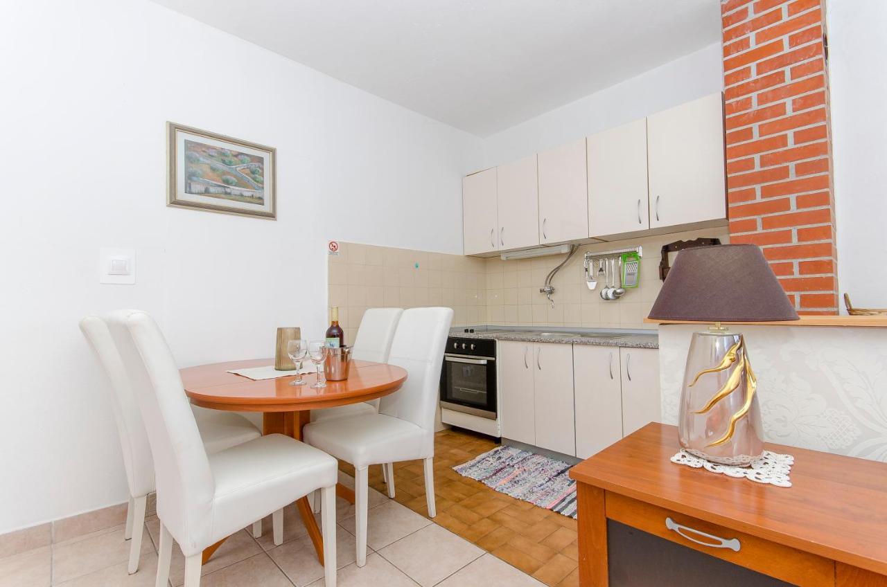 סופטאר Apartments Derado מראה חיצוני תמונה