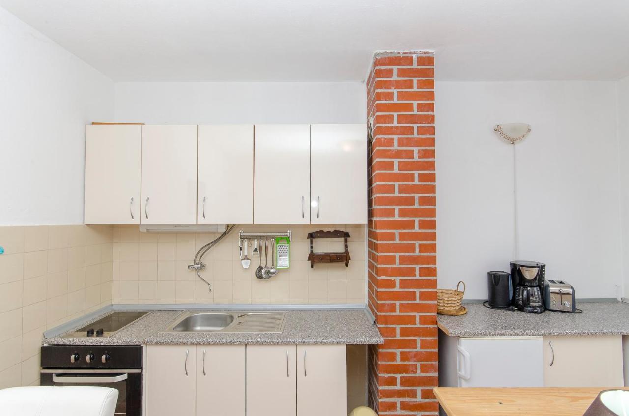 סופטאר Apartments Derado מראה חיצוני תמונה
