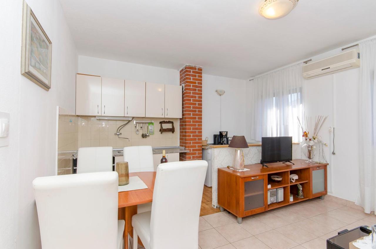 סופטאר Apartments Derado מראה חיצוני תמונה
