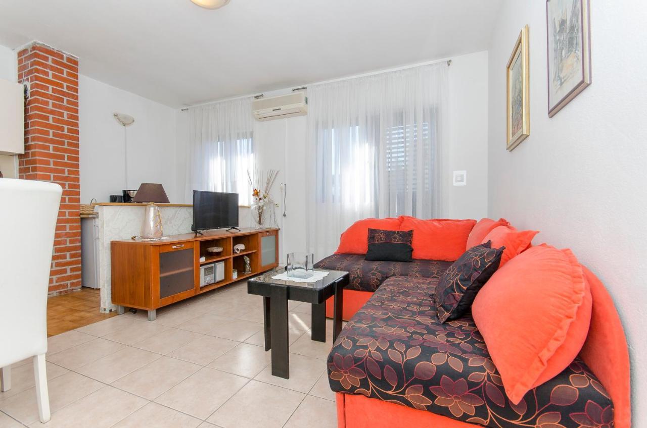 סופטאר Apartments Derado מראה חיצוני תמונה