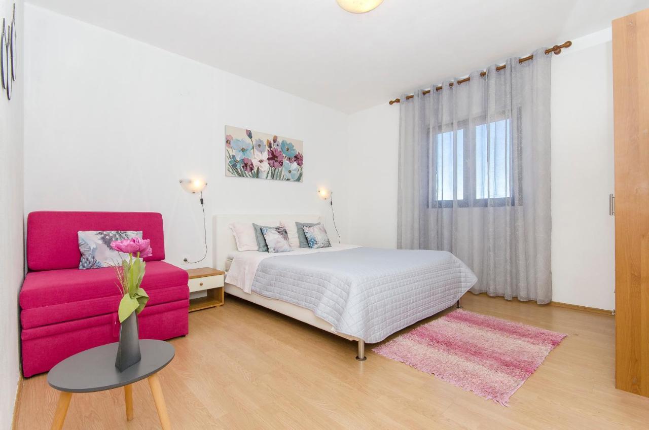 סופטאר Apartments Derado מראה חיצוני תמונה