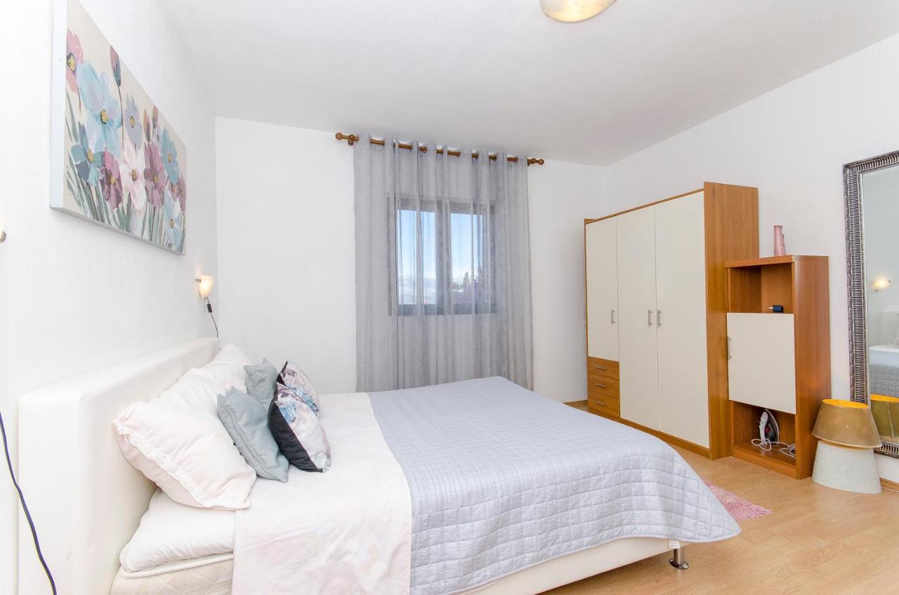סופטאר Apartments Derado מראה חיצוני תמונה