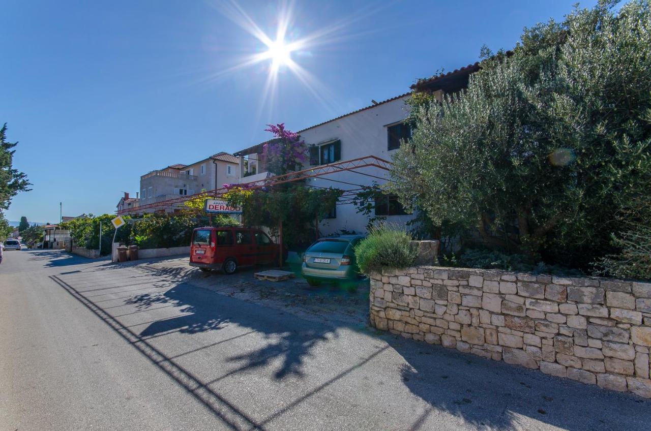 סופטאר Apartments Derado מראה חיצוני תמונה