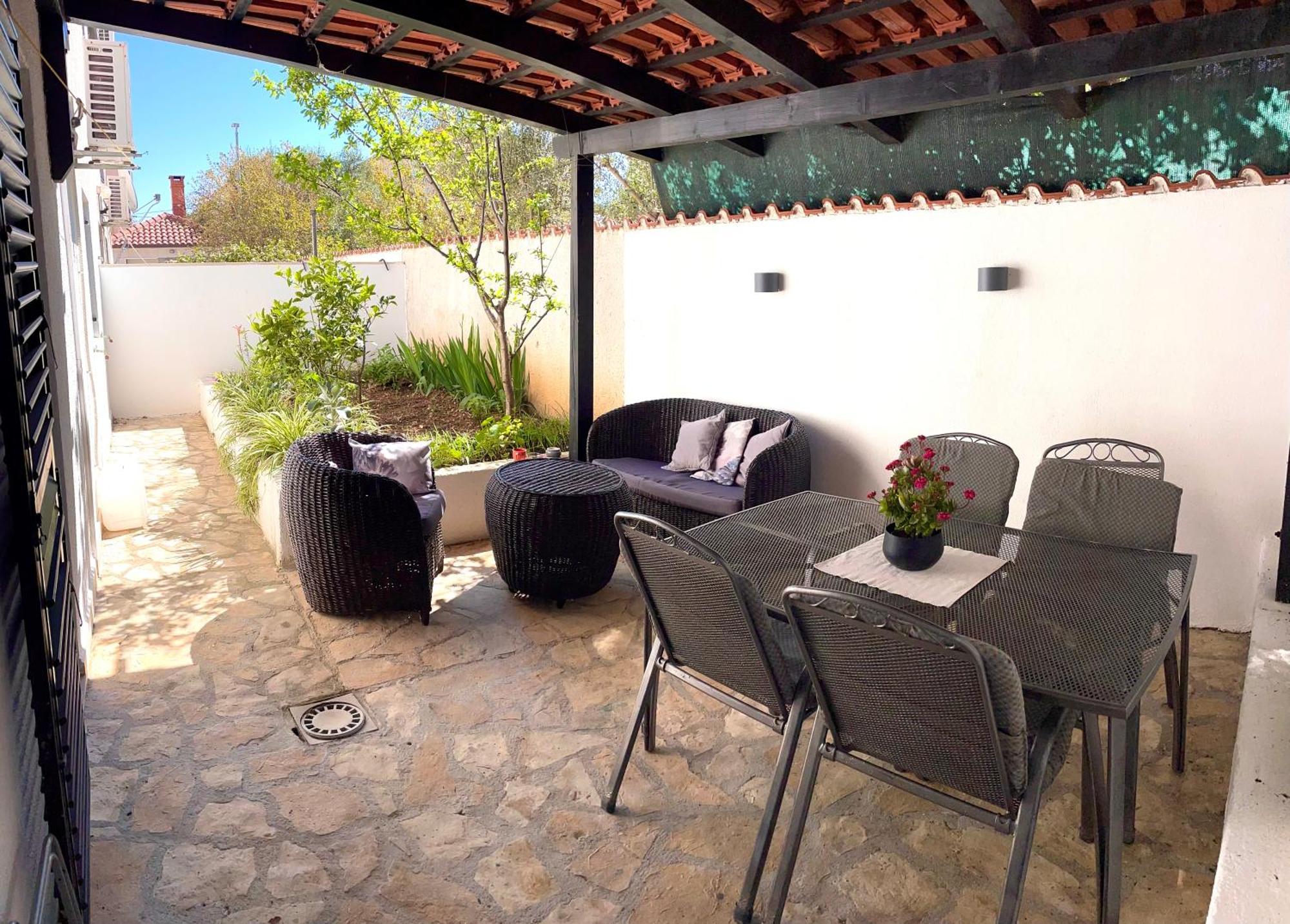 סופטאר Apartments Derado מראה חיצוני תמונה